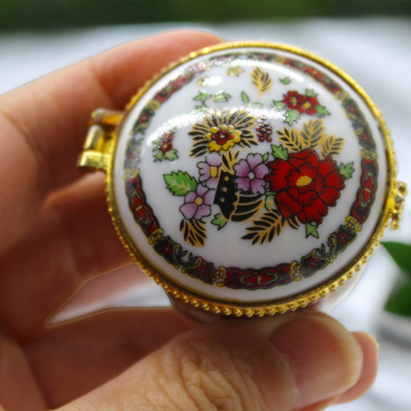 Vintage Miniature Jewelry Box,Porcelain Handmade Jewelry Box,Mother's Day Gift,Miniature Pill Box,Vintage Snuff Box