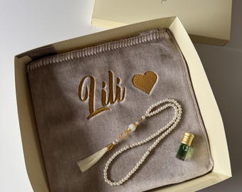 Personalized Beige Islamic Gift Set, Embroidered Prayer Mat with Name, Gift for Ramadan, Eid, Wedding and Umrah
