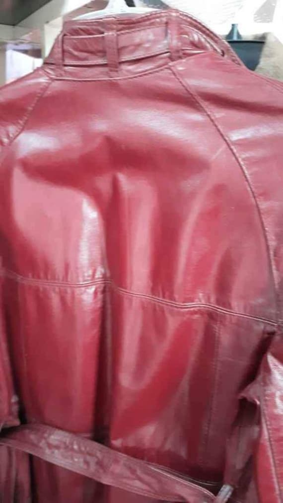 Vintage 1970s Red Leather Trench Coat Size 7/8 - image 9