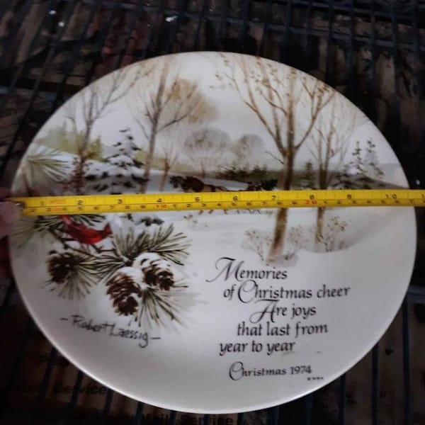 Vintage Robert Laessig Collectible 1974 Christmas Memories Plate