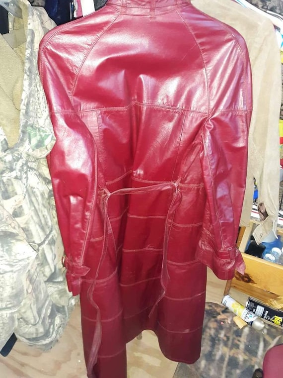 Vintage 1970s Red Leather Trench Coat Size 7/8 - image 7