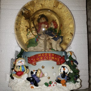 HUGE Vintage Snowman Trio Musical Snow Globe