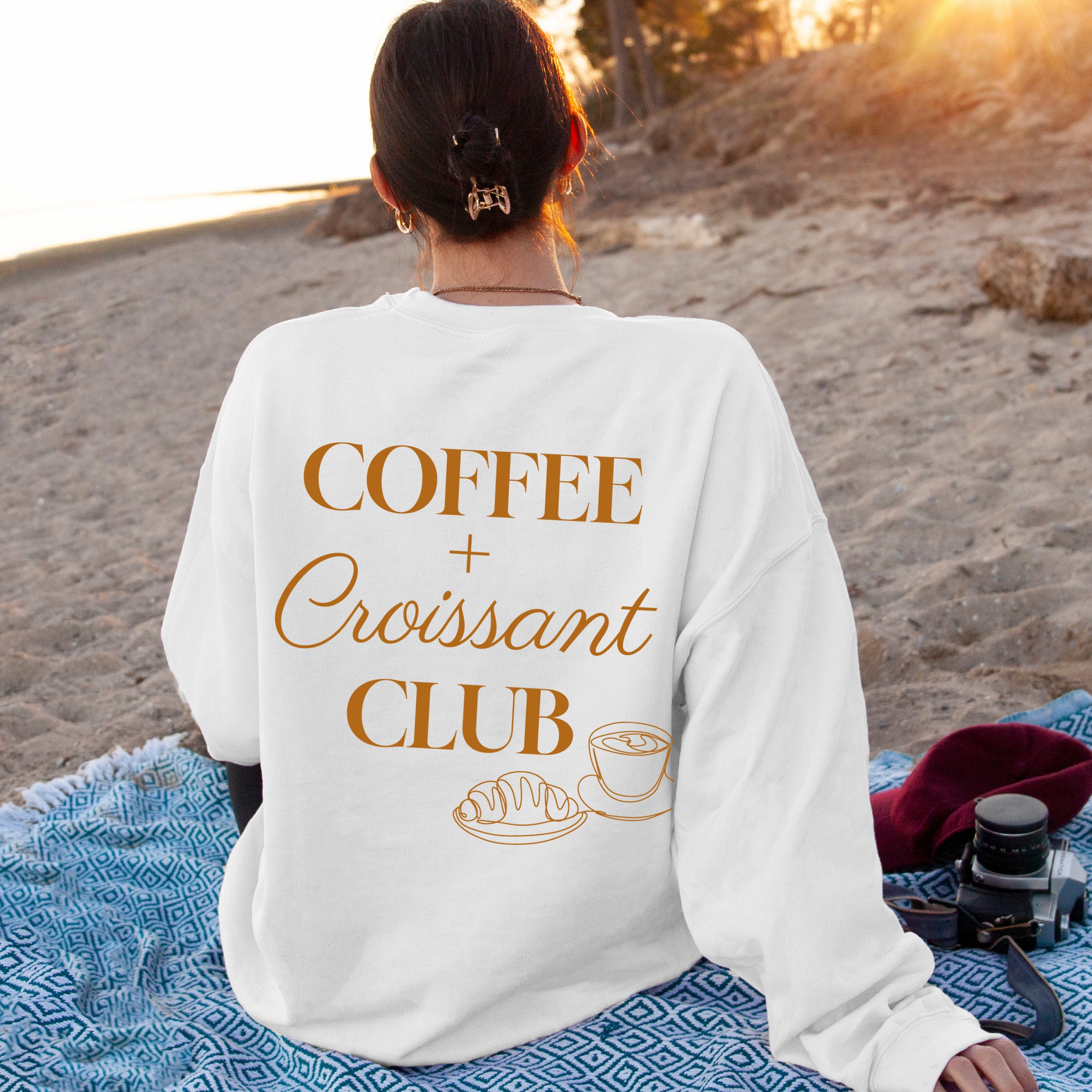 GOURMET LOVE (Champagne, Baguette, Fromage, Croissant) Crewneck Sweatshirt