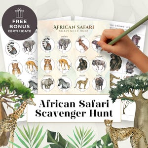 Könnte beinhalten: Ein African Safari Scavenger Hunt Spiel mit Illustrationen verschiedener afrikanischer Tiere. Das Spiel beinhaltet ein Bonus-Zertifikat und ist für Kinder und Erwachsene konzipiert. Eine Hand hält einen grünen Bleistift, bereit zum Spielen.