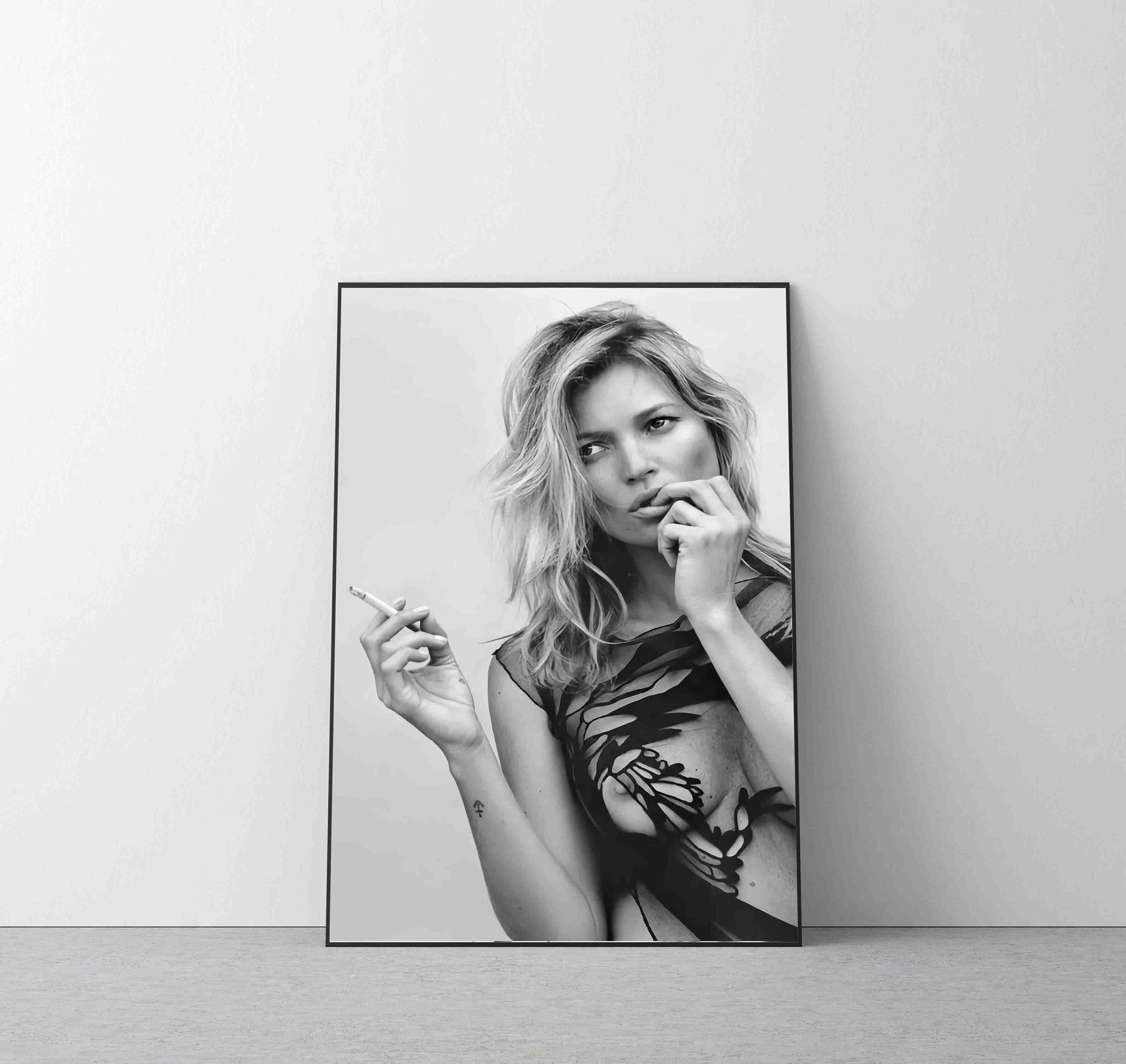 number of chemicals in a cigarette CIGARETTES CONTAINS MANY HARMFUL CHEMICALS NOT GOOD FOR YOUR HEALTH:.,  Cigarettes contain many harmful chemicals, some of which are found in other  toxic substances like lighter fluid, insecticides,