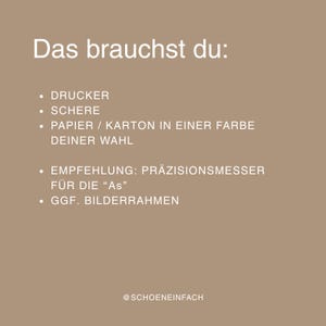 Puede incluir: Un gr&aacute;fico de color beige con texto blanco. El texto dice "Das brauchst du:" seguido de una lista de elementos, incluyendo una impresora, tijeras, papel y un cuchillo de precisi&oacute;n. El gr&aacute;fico tambi&eacute;n incluye el texto "@SCHOENEINFACH".