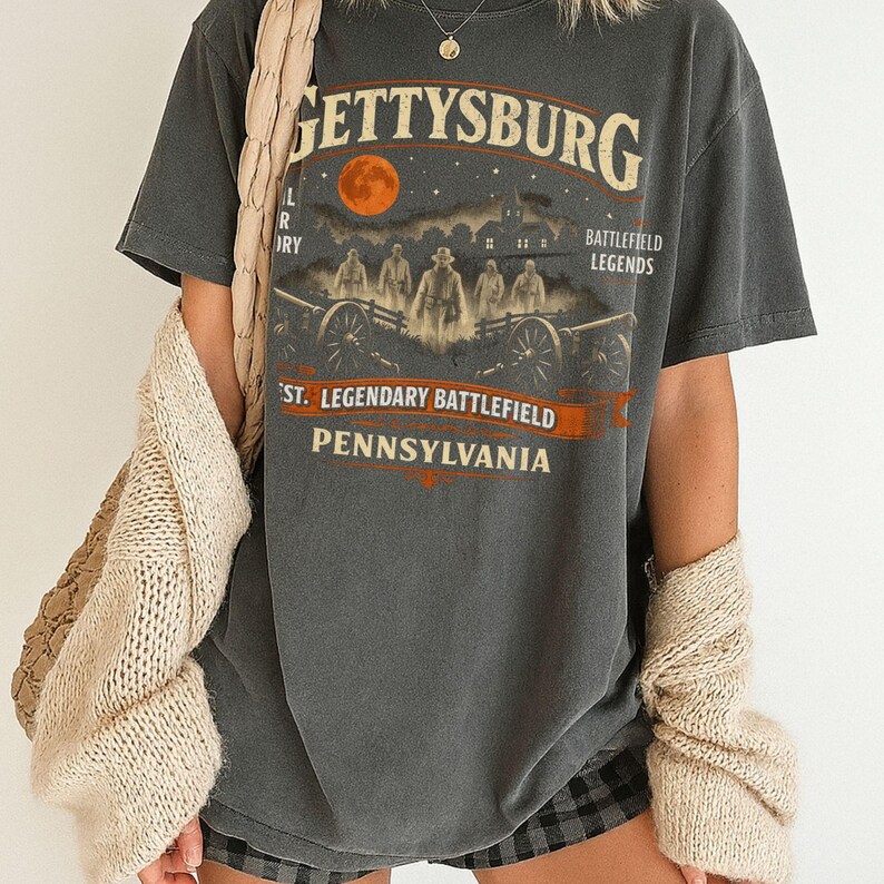 Gettysburg Battlefield Graphic T-shirt | Pennsylvania Civil War History | Gettysburg PA | Ghost, Haunted Shirt | Halloween | Battlefield Tee