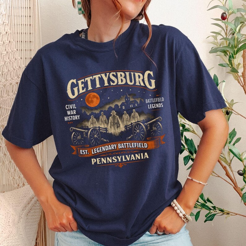Gettysburg Battlefield Graphic T-shirt | Pennsylvania Civil War History | Gettysburg PA | Ghost, Haunted Shirt | Halloween | Battlefield Tee