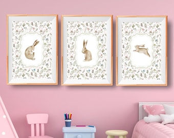 Conjunto de impressão para quarto de bebê de coelho, arte para quarto de bebê de coelho, flores silvestres, coelhinhos fofos, quarto de bebê de menina na floresta, quarto de menina, impressão em aquarela de coelho
