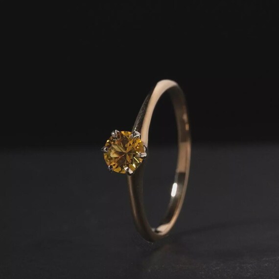 Classic Solid Gold 9ct / 14ct / 18ct Solitaire Pr… - image 1