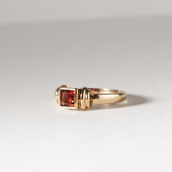 Vintage Square Red Garnet Solitaire 9ct Gold Ring… - image 7