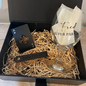 coffret cadeau Parrain gravé - cadeau baptême - Parrain - box parrain - box parrain- verre à bière personnalisé - décapsuleur - porte clés