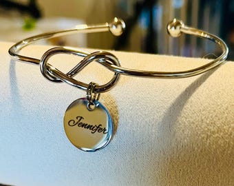 Bangle bracelet with medals to engrave in stainless steel, Personalized bracelet, Gift bracelet, First name bracelet, godmother, mom, aunt