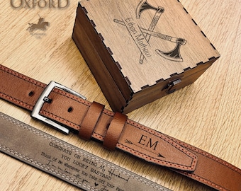 Ceinture en cuir végétalien gravée avec boîte en bois personnalisée