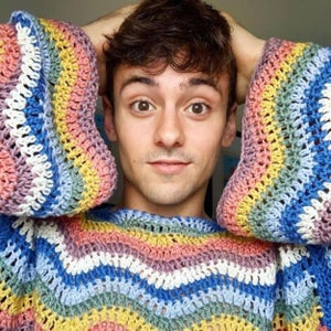 Tom Daley’s wavy sweater, crochet wavy sweater, crochet sweater, rainbow crochet sweater, crochet sweater rainbow, , 70s wavy sweater,groovy