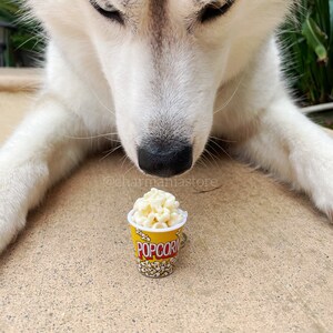 Popcorn Bucket Keychain image 2