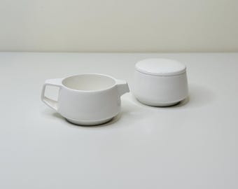 noritake creamer + sugar bowl designed by newson for qantas