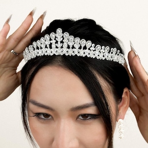 Swarovski Zircon Hair Accessories. Bridal Tiara, Crystal Wedding Tiara, Quinceanera Tiara, Silver Tiara, Princess Tiara, Bridal Headpiece.