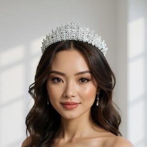 Tiara nuziale di cristallo di lusso - Corona nuziale in zircone fatta a mano, copricapo da principessa per la sposa