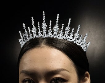 Accessori per capelli con zirconi Swarovski. Diadema nuziale, corona nuziale di cristallo, diadema Quinceanera, diadema principessa.