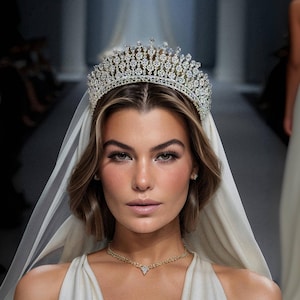 Handmade Swarovski Zirconia Bridal Tiara - Luxury Crystal Wedding Crown - Elegant Royal Headpiece for Brides