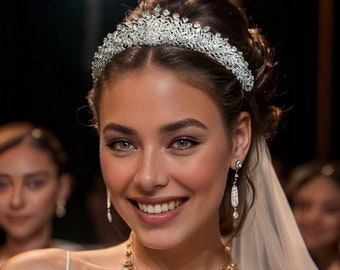 Swarovski Zircon Bridal Crown. Wedding Tiara, Quinceanera Tiara, Crystal Tiara, Bridal Headpiece, Swarovski Tiara, Crown, Tiara.