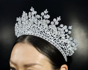 Corona nupcial con circonitas Swarovski. Tiara de boda, Tiara de quinceañera, Tiara de cristal, Corona de reina, Tocado nupcial, Corona, Tiara.