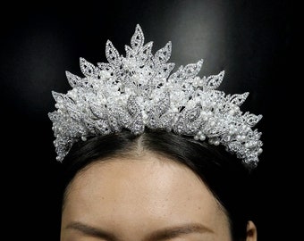 Tiara nuziale con perle Swarovski. Corona nuziale, diadema Quinceanera, diadema d'argento, corona di cristallo, copricapo da sposa, diadema di perle.