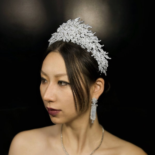 Swarovski Zircon Wedding Tiara,Royal Crown, Bridal Crown, Quinceanera Tiara, Wedding Headpiece, Silver Crown, Queen crown