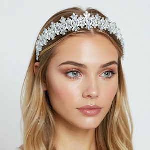 Handmade Luxury Bridal Tiara, Crystal Wedding Crown for Elegant Bride, Sparkling Silver Headpiece with Zircon Stones