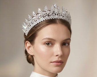 Sparkling Statement Bridal Tiara – Crystal Leaf Wedding Crown for Modern Brides