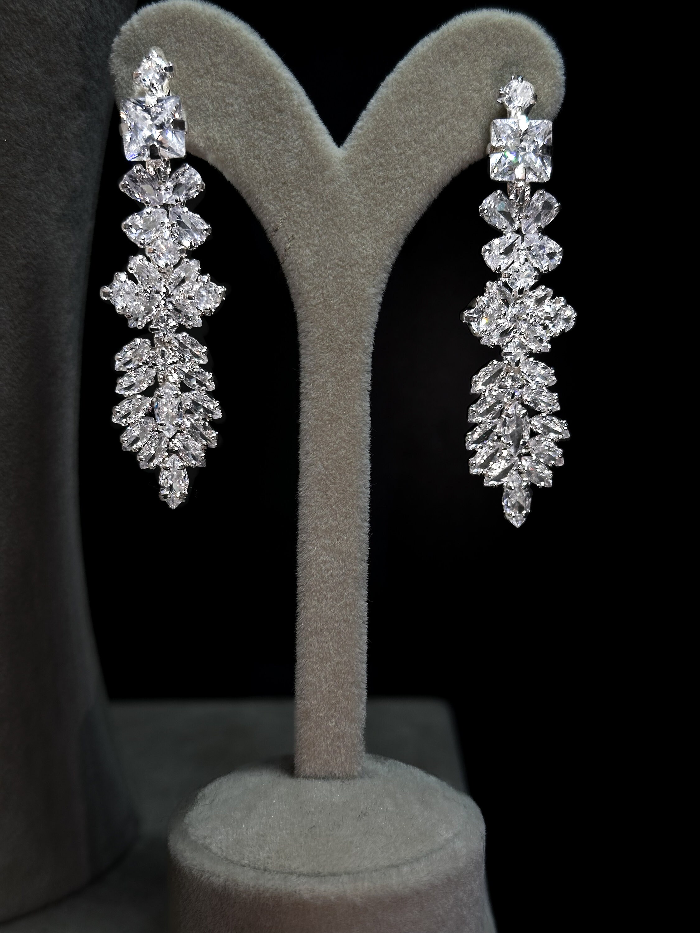 Girlssory Bride Wedding Jewelry Set: Rhinestone Crystal Necklace, Earrings, Bracelet & Ring For Women - Wedding, Prom & Formal Events - View #3