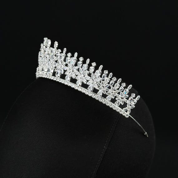 Luxury Bridal Tiara – Sparkling Zircon Crystal Wedding Crown  display picture 1
