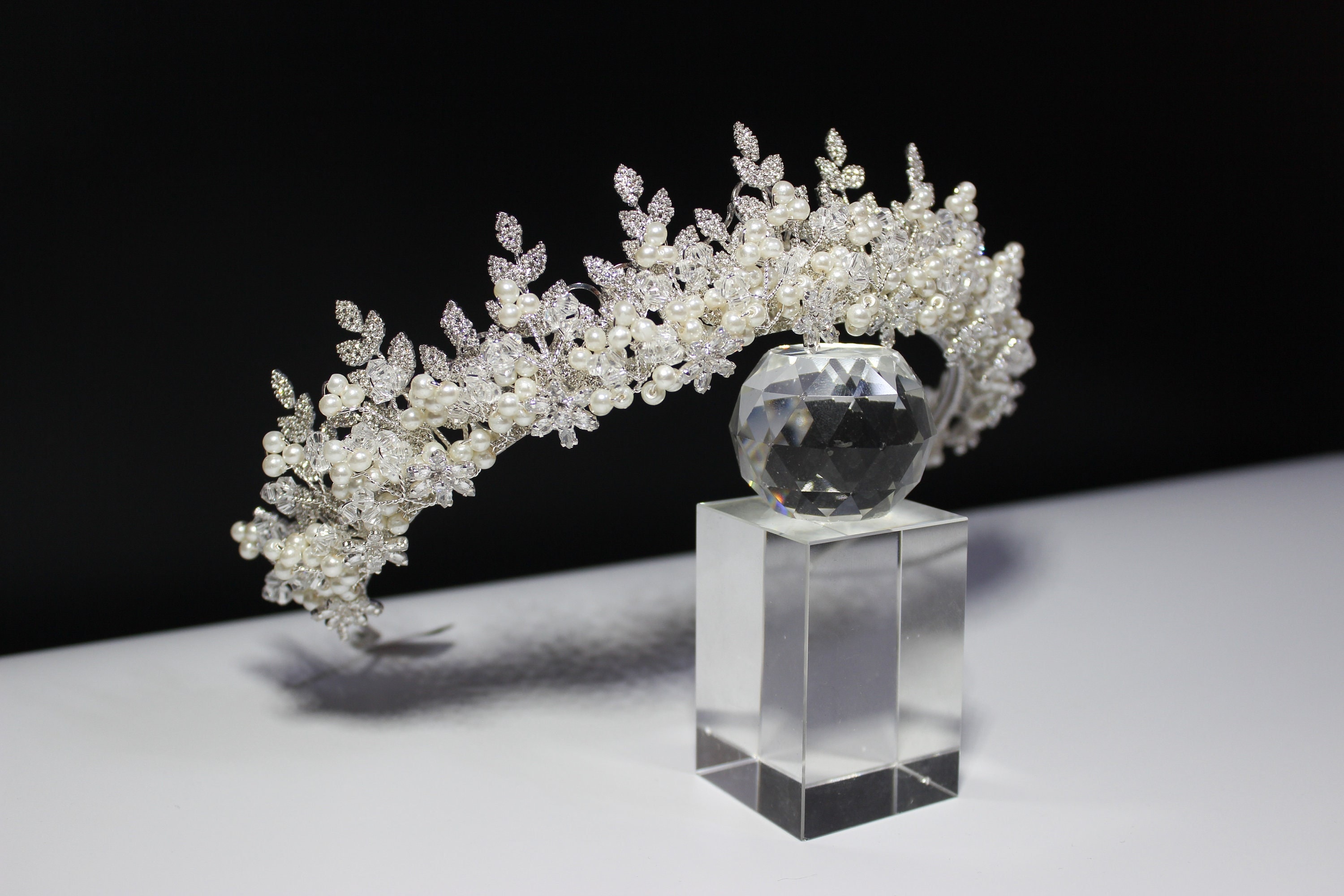 Swarovski Crystal Bridal Tiara – Silver Wedding Crown Headpiece for Bride, Elegant Hair Accessory for Weddings
