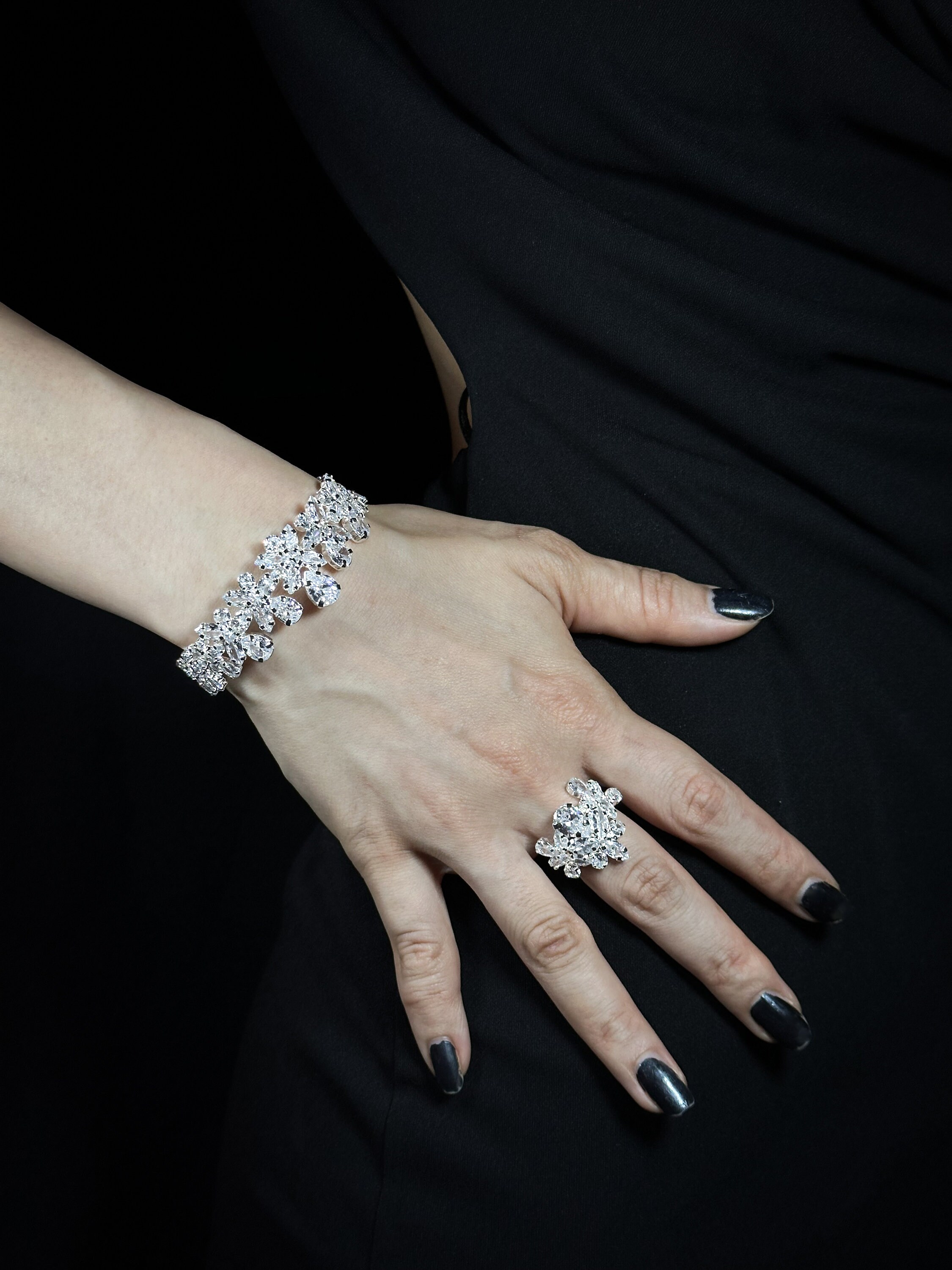 Set Collana e Orecchini in Argento 925% con Zirconi bianchi