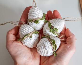 Paaseieren om op te hangen, lentedecoratie voor in huis