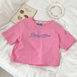 Top recortado rosa Barbie cores letras bordadas lindas camisetas/camisetas curtas