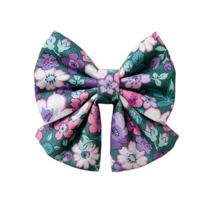 Lila&#39;s paarse blauwgroen bloemen hondenzeemanstrik, hondenhalsbandaccessoire, hondenstrikje, bloemen, lenteontwerp, luxe hondenaccessoire