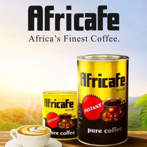 以下が含まれることがあります： 画像には、Africafeのインスタントピュアコーヒーが写っています。製品は黄色と黒の缶で表示され、手前にコーヒーカップがあります。「Africafe」と「Africa's Finest Coffee」の文字が見えます。