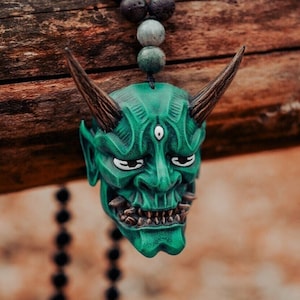 Collier masque Oni, petit pendentif masque Oni japonais avec perles, collier diable Hannya japonais, collier mini masque démon Oni pour petit ami