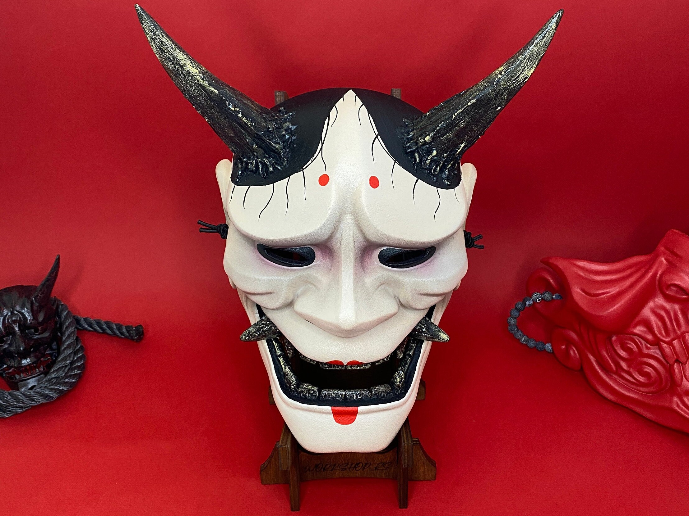 Oni Japanese Demon Mask Wrapped Canvas Image by Shutterstock 最新情報
