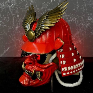 Casco de samurái Kabuto portátil: armadura japonesa roja y dorada, cosplay