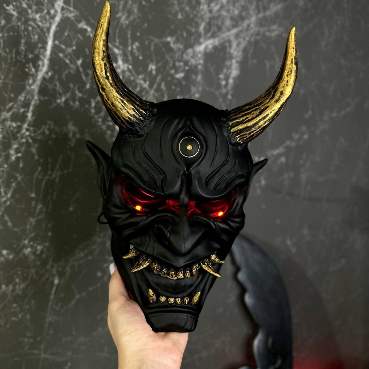 日本の鬼マスク DBD ブラック＆ゴールド ウェアラブル、壁飾り