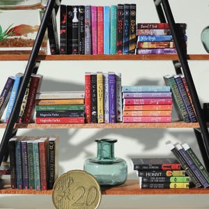 Colección de libros imprimibles de los más vendidos: 63 portadas en miniatura para casas de muñecas, escala 1/12