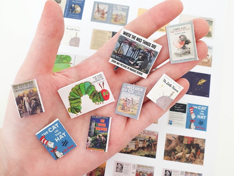 Imprimable 27 Couverture de livre miniature Ensemble de collection de livres classiques pour enfants Échelle : 1/12 image 1