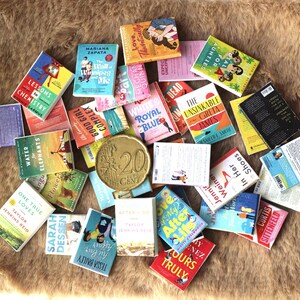 Colección de libros de romance contemporáneo imprimibles. Juego de 32 portadas en miniatura para casas de muñecas. Escala: 1/12. imagen 5