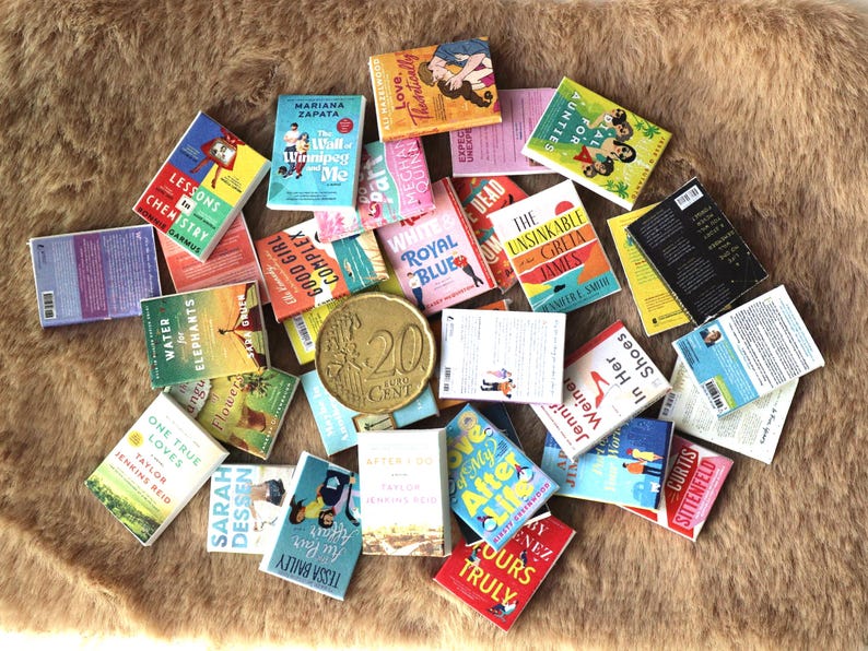 Colección de libros de romance contemporáneo imprimibles. Juego de 32 portadas en miniatura para casas de muñecas. Escala: 1/12. imagen 5