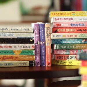 Colección de libros de romance contemporáneo imprimibles. Juego de 32 portadas en miniatura para casas de muñecas. Escala: 1/12. imagen 3