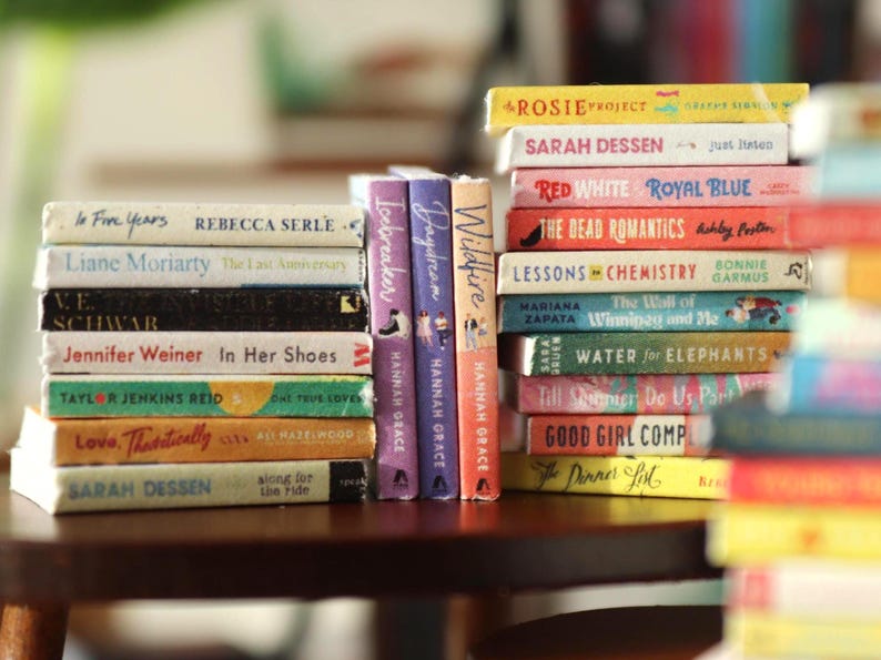 Colección de libros de romance contemporáneo imprimibles. Juego de 32 portadas en miniatura para casas de muñecas. Escala: 1/12. imagen 3
