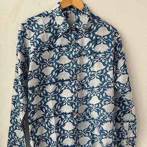 Women&#39;s Floral Print Button Down Shirt, Blue and White Pattern, Long Sleeve